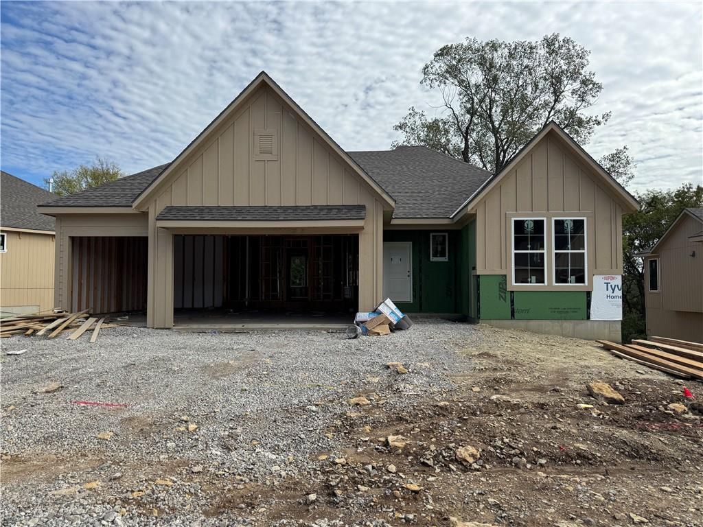 12201 S Emerald Street, Olathe, KS: listing photo 2