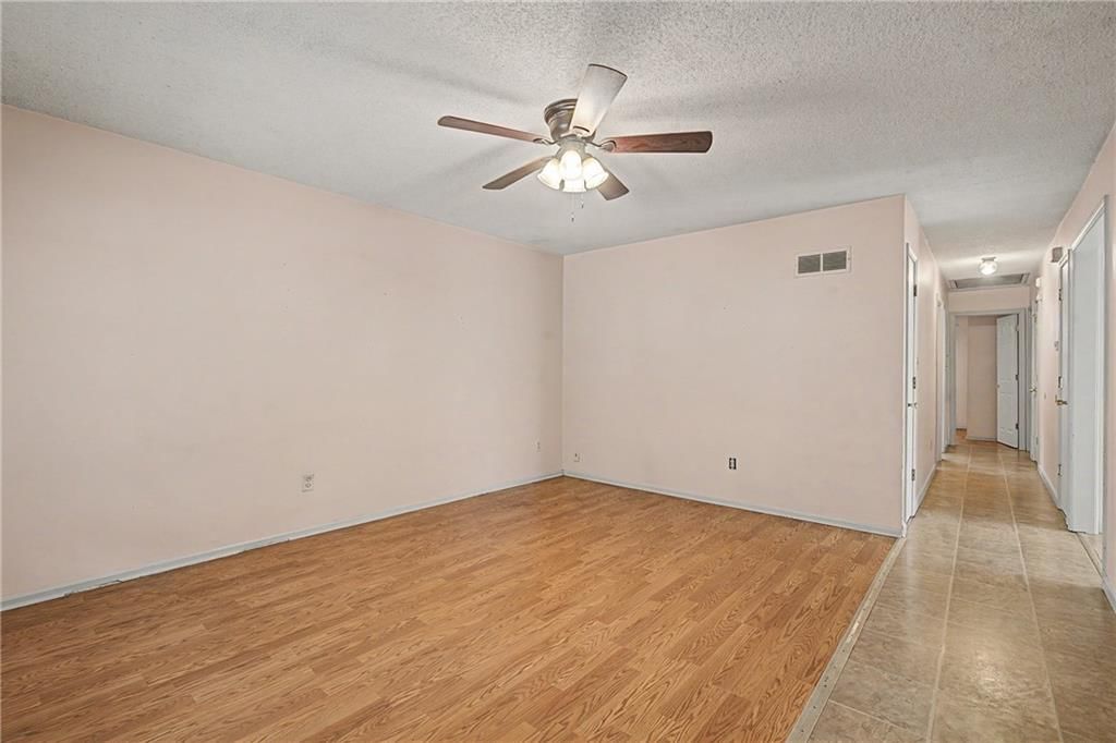 1526 N Pleasant Street — photo 3