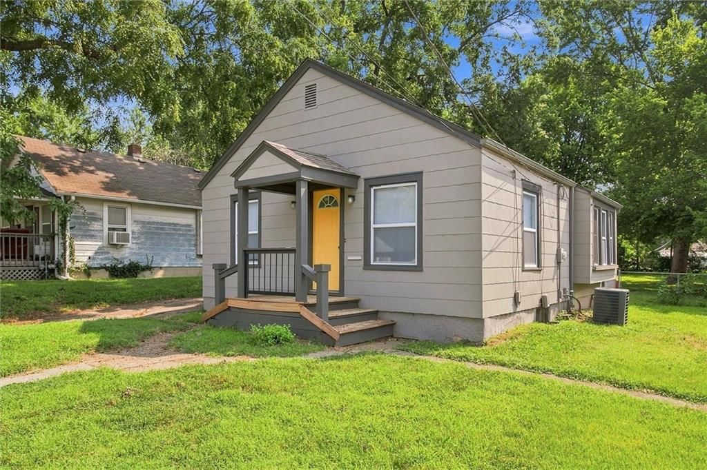 1125 S DODGION Avenue — photo 3