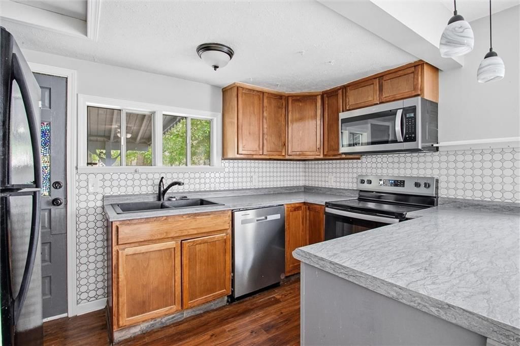 1125 S DODGION Avenue — photo 16
