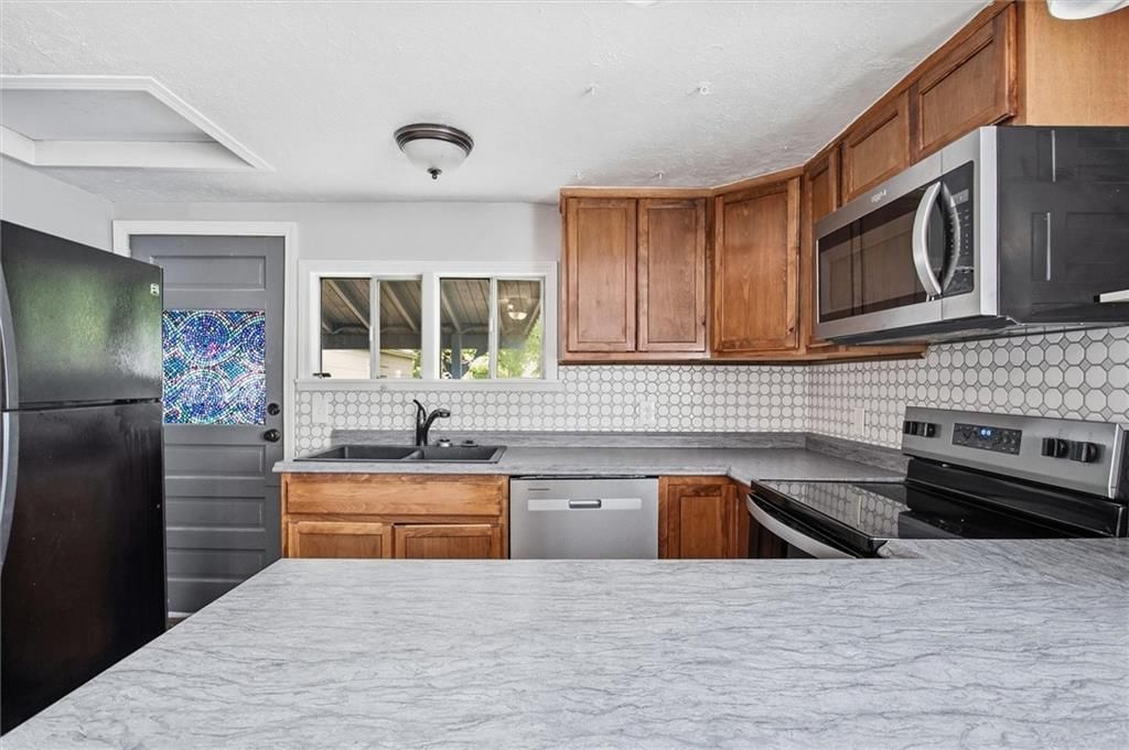 1125 S DODGION Avenue — photo 17