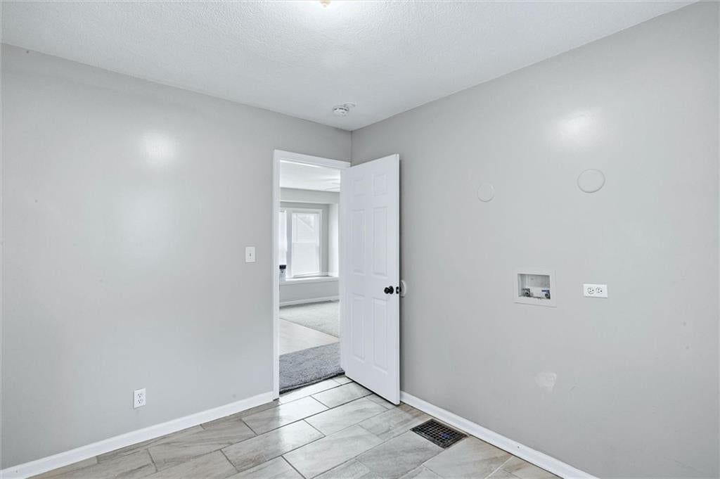 1125 S DODGION Avenue — photo 20