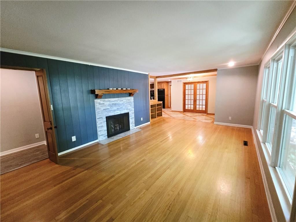 9536 Manor Road — photo 6
