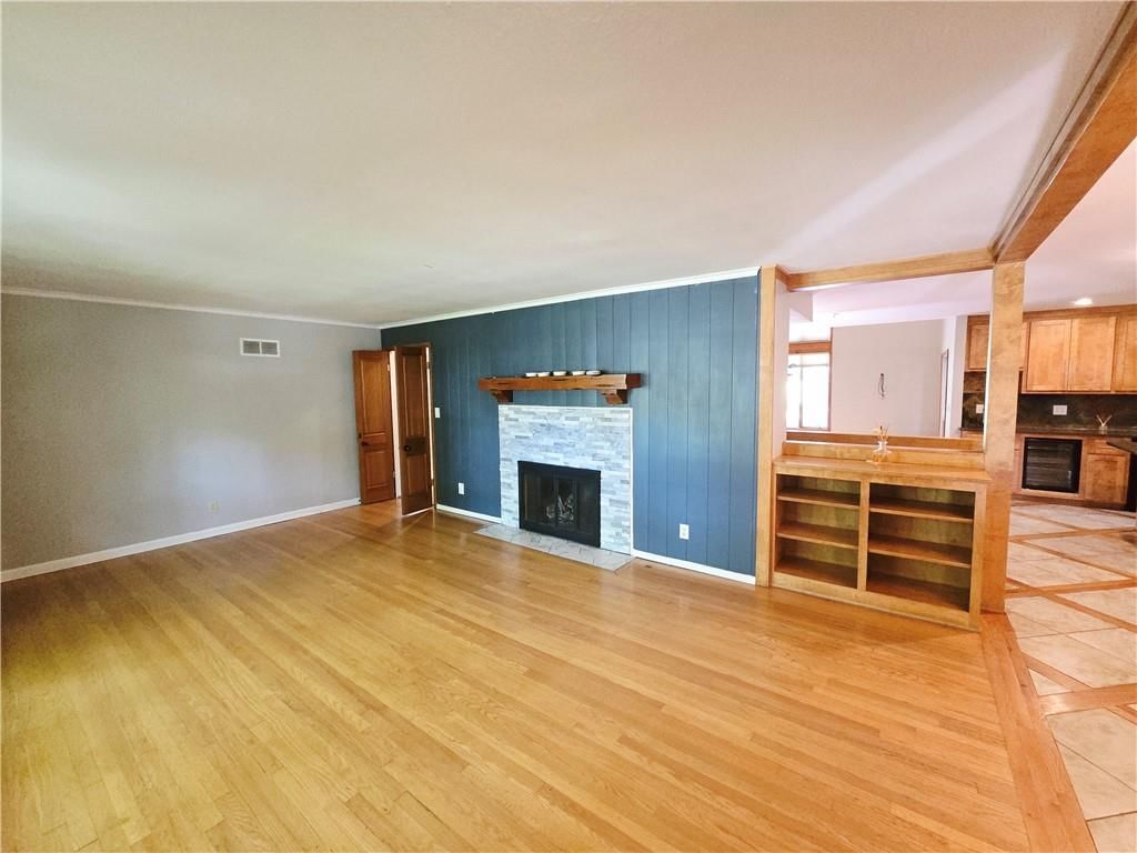 9536 Manor Road — photo 8