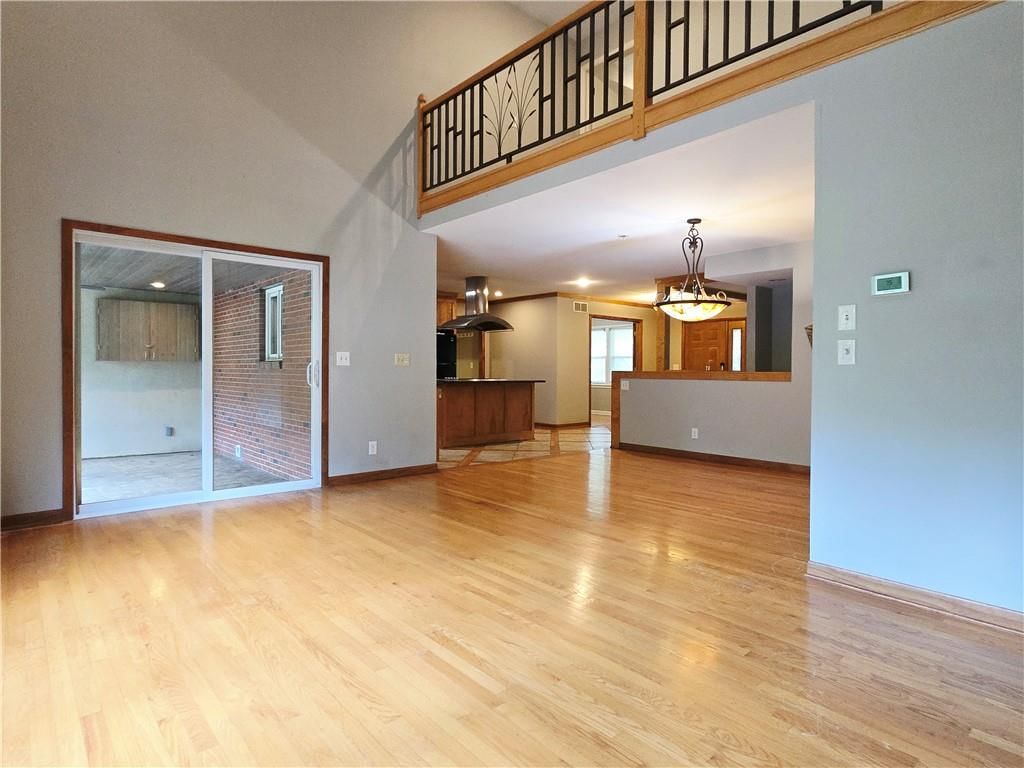 9536 Manor Road — photo 12