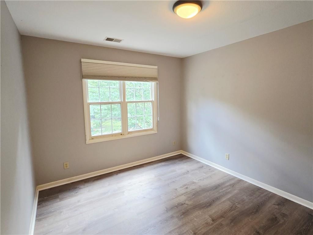 9536 Manor Road — photo 21