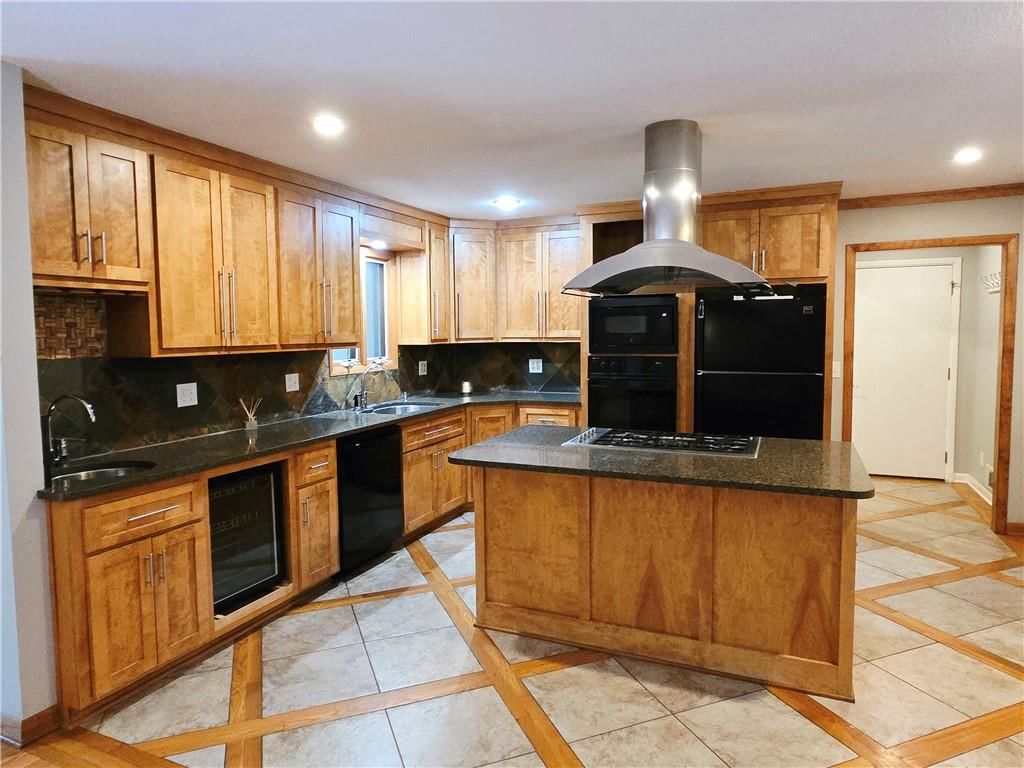 9536 Manor Road — photo 24