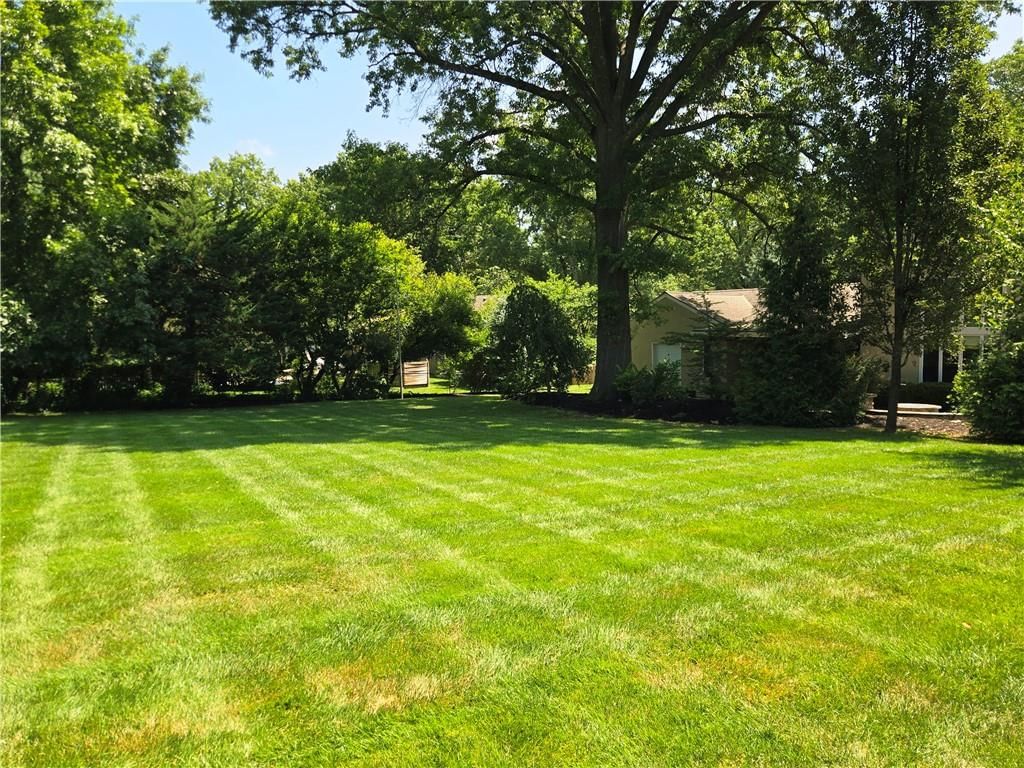 9536 Manor Road — photo 32