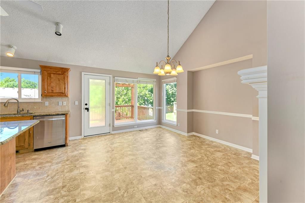 2606 S 24th Street — photo 9