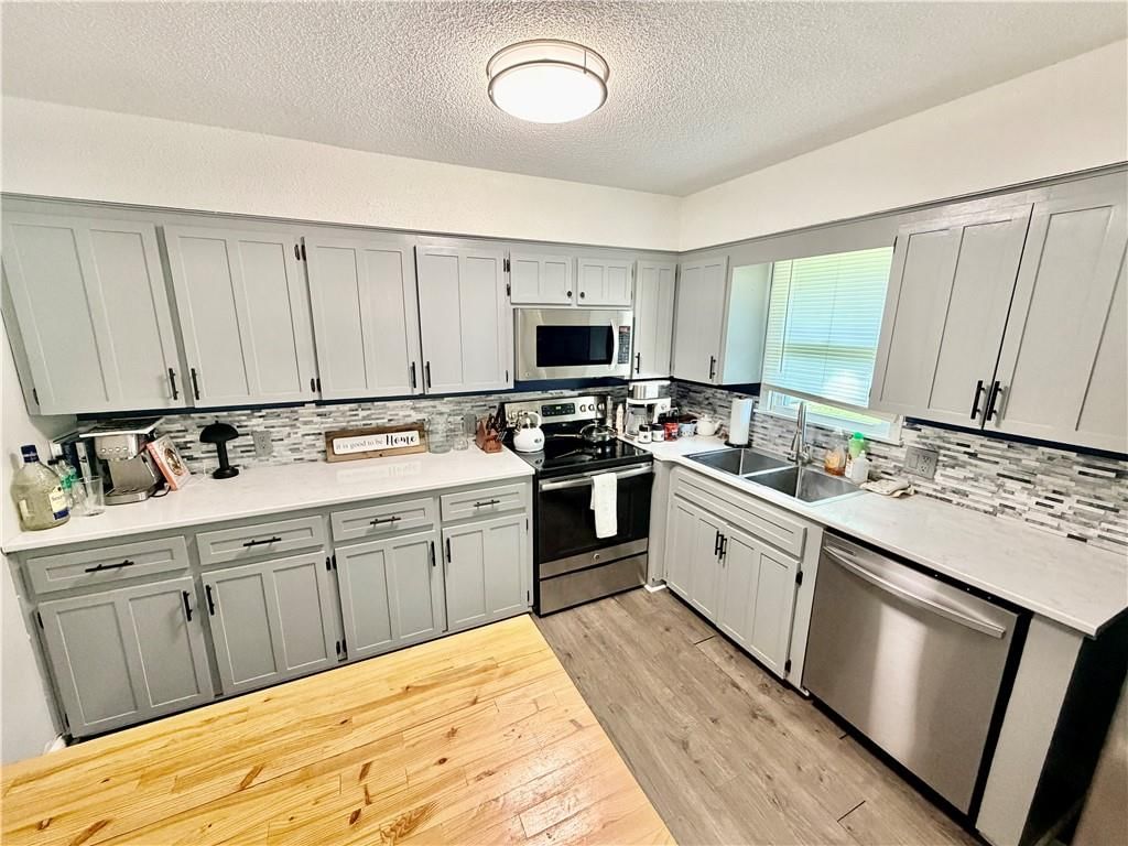 412 NW 21 Road — photo 8