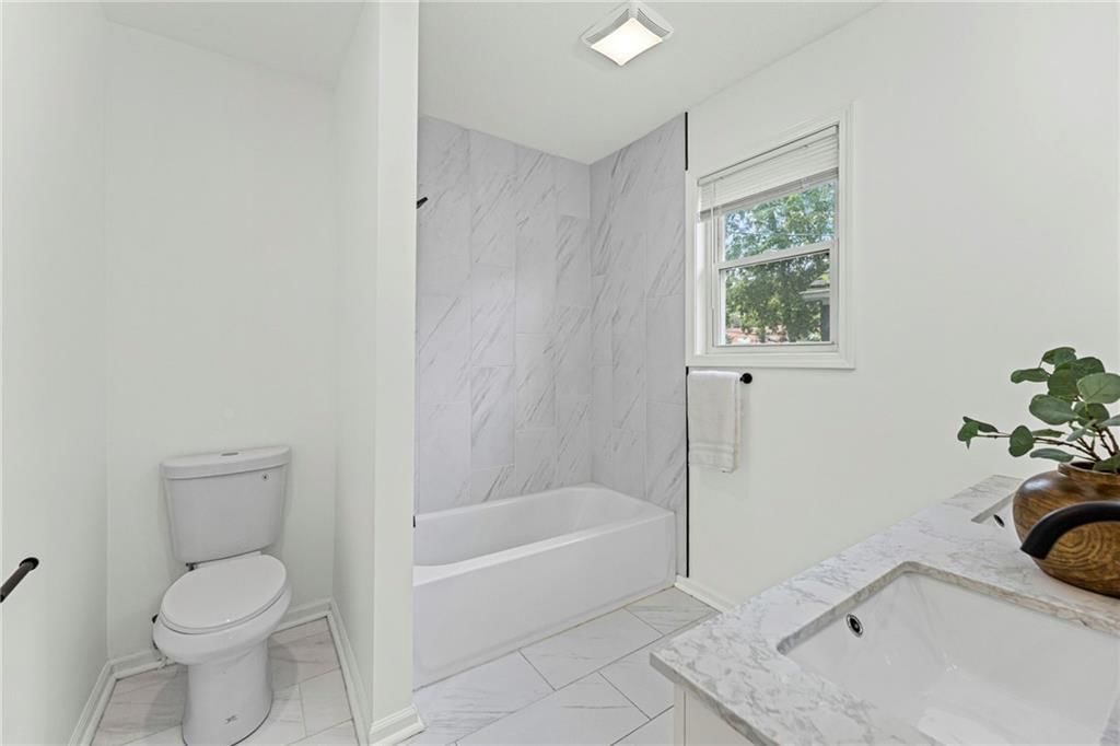 4516 Mercier Street — photo 16