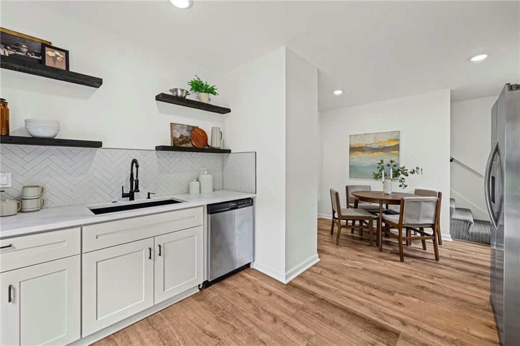 4516 Mercier Street — photo 23