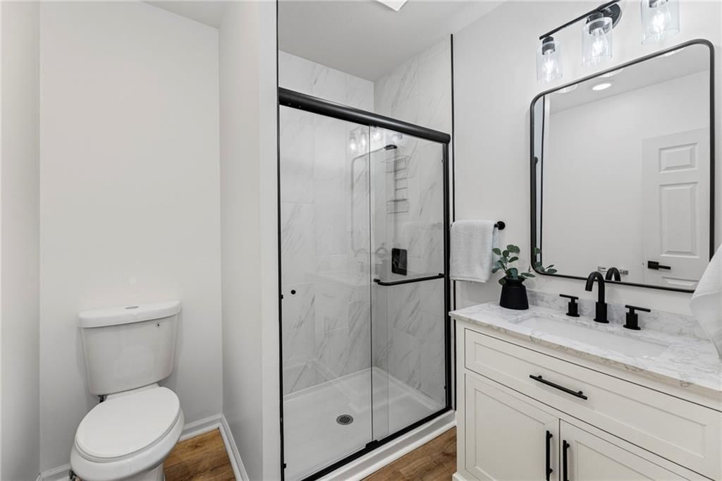 4516 Mercier Street — photo 27