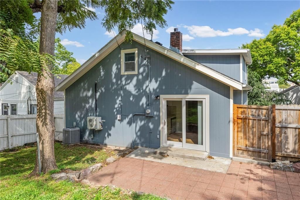 4516 Mercier Street — photo 37