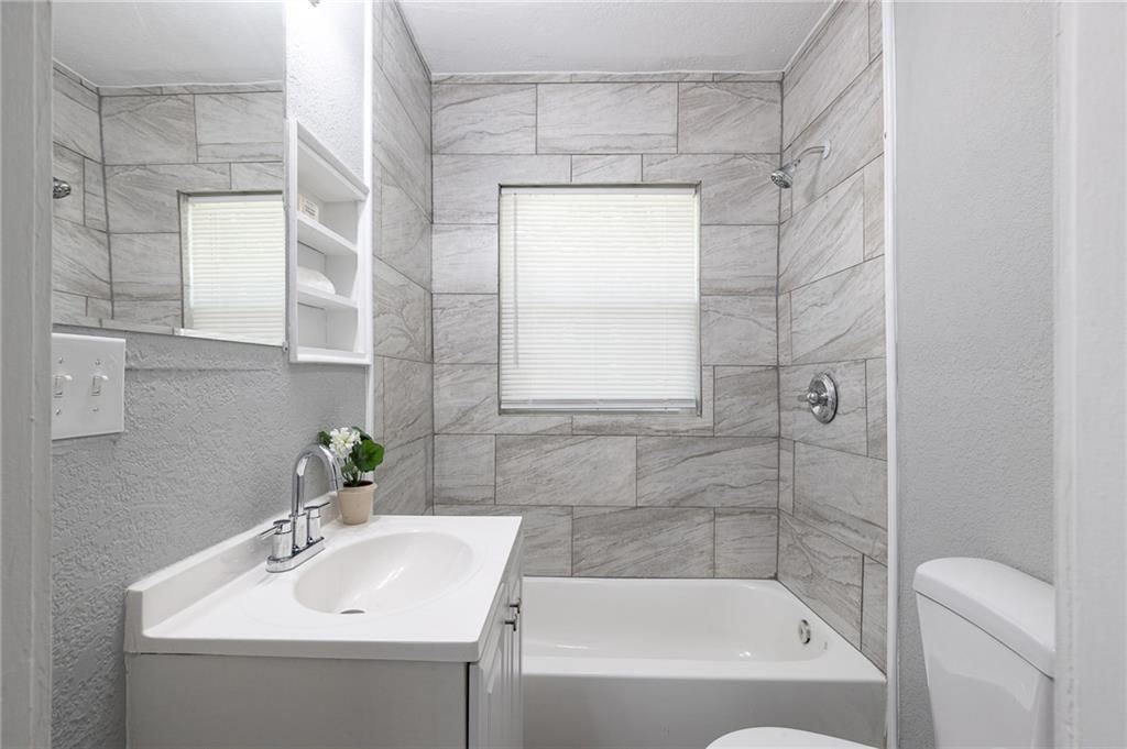 3220 E 68th Street — photo 16