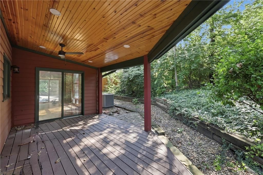 8728 Meadow Lane — photo 11
