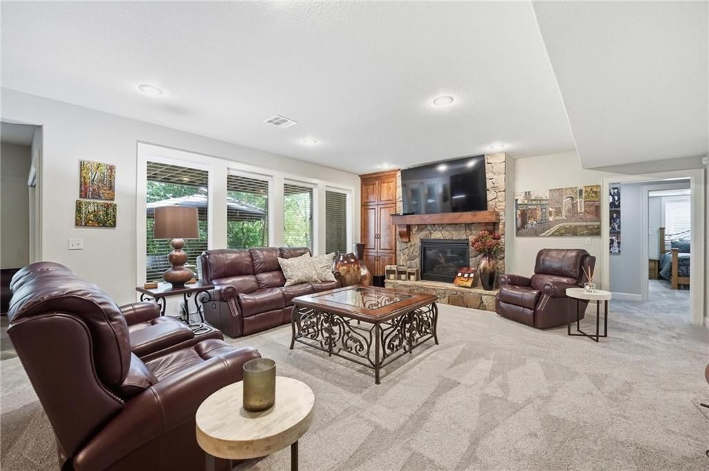 10423 W 168th Terrace — photo 37
