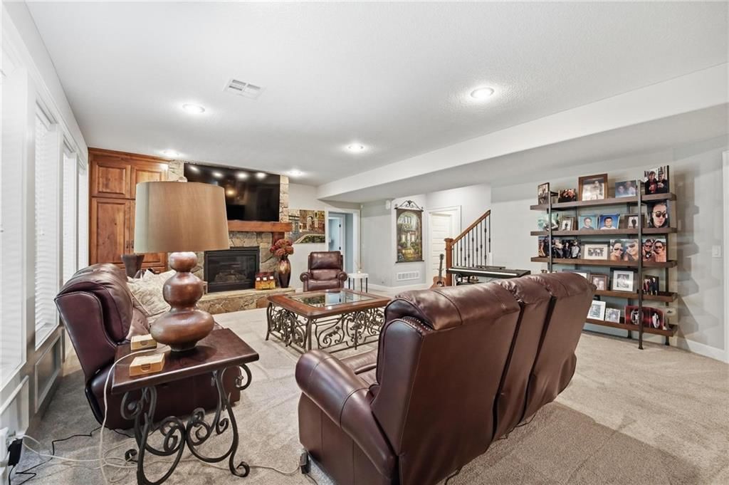 10423 W 168th Terrace — photo 38