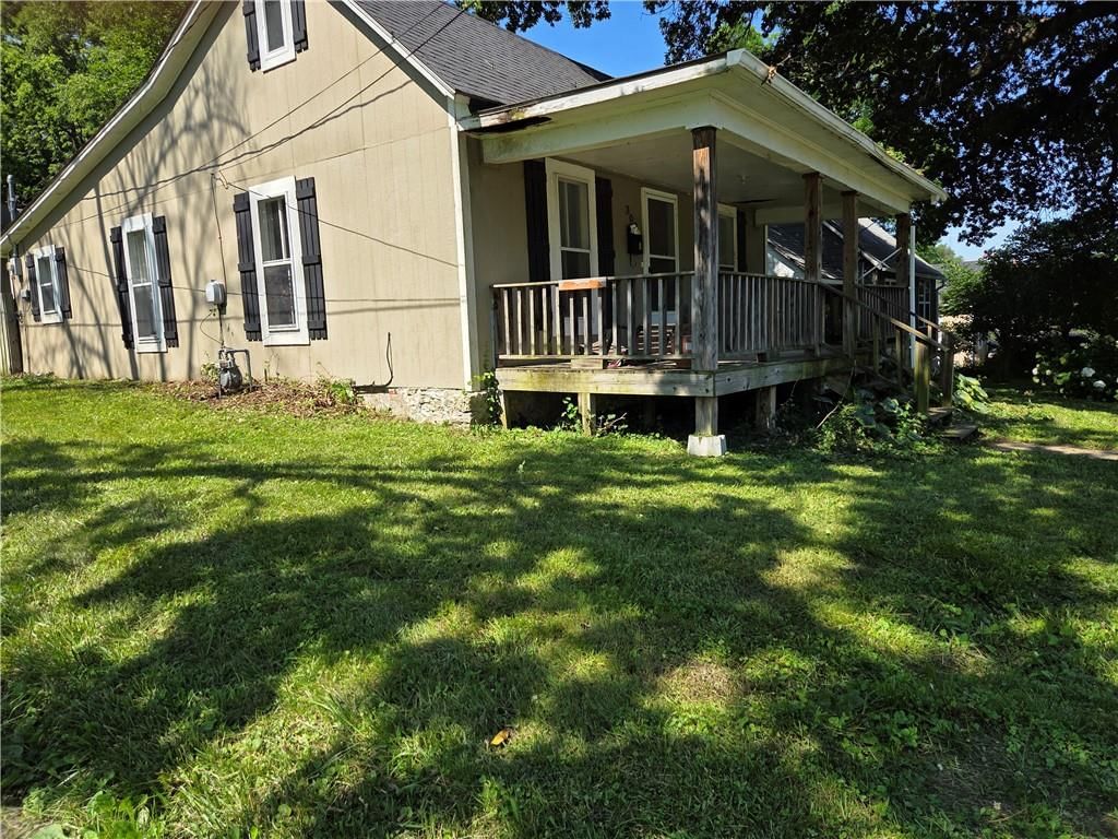 307 E CHESTNUT Street — photo 2