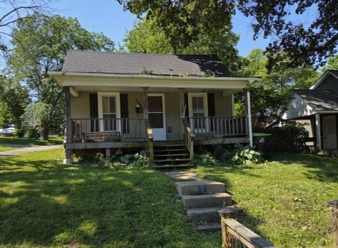 307 E CHESTNUT Street — photo 3