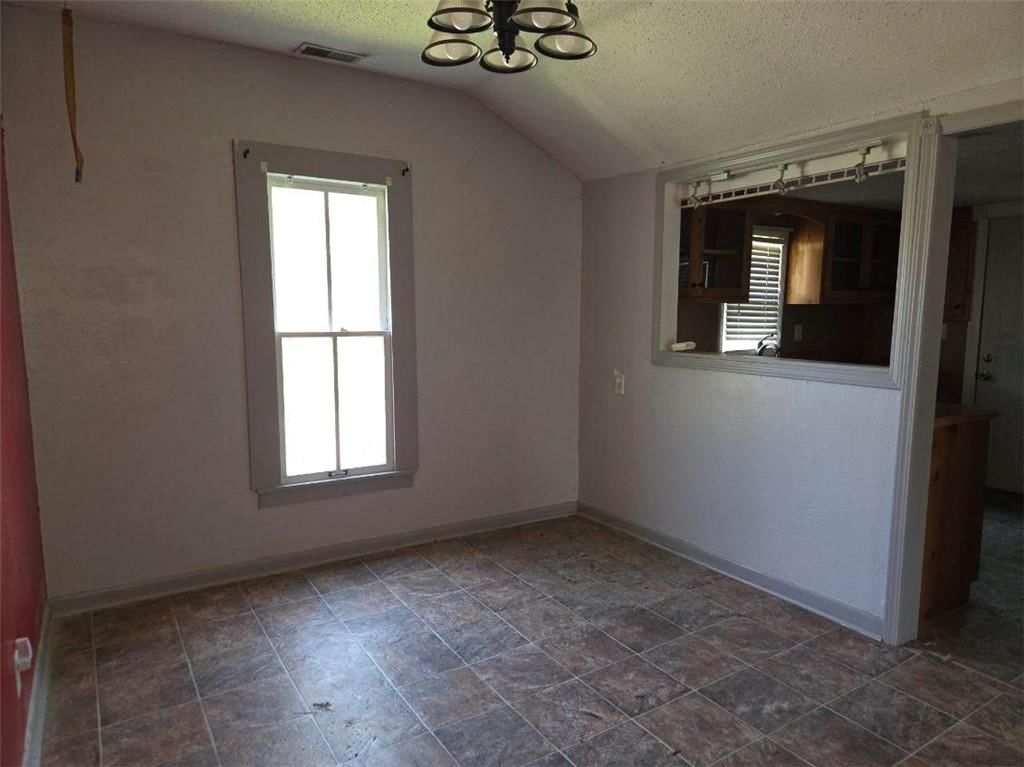 307 E CHESTNUT Street — photo 8