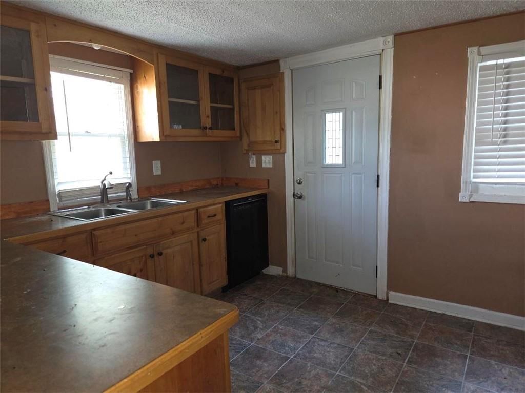 307 E CHESTNUT Street — photo 11