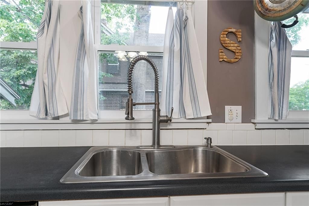 426 N Nettleton Avenue — photo 18
