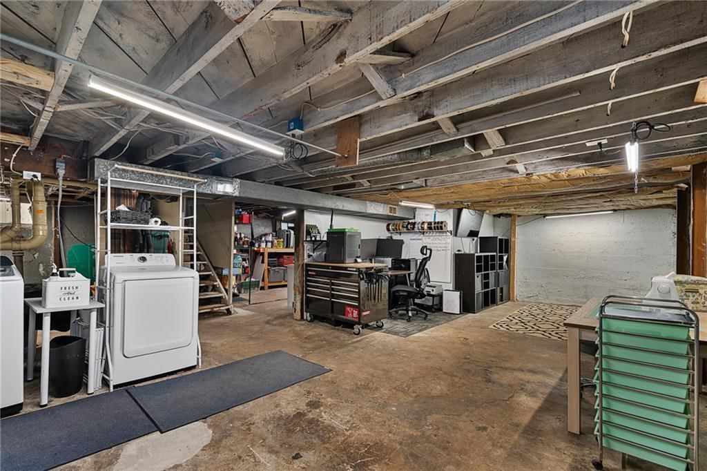 426 N Nettleton Avenue — photo 32