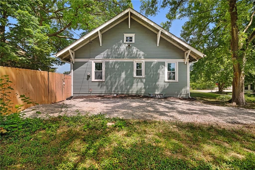 426 N Nettleton Avenue — photo 42