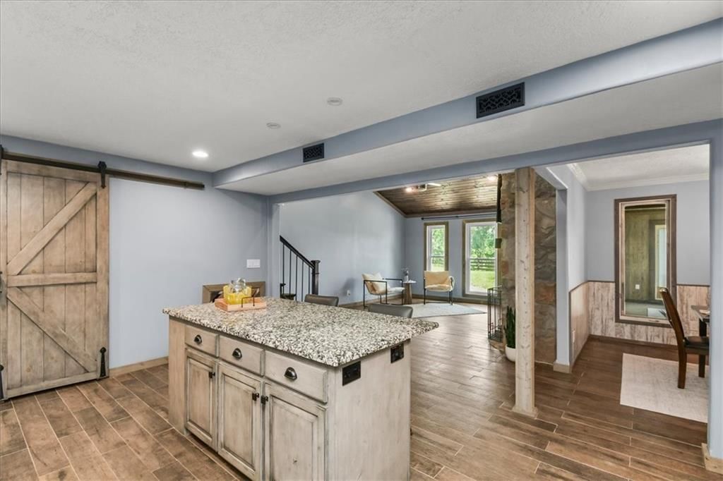 5318 S STILLHOUSE Road — photo 7