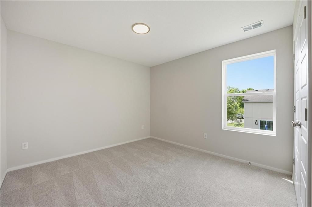 1421 S 4th Street E — photo 24