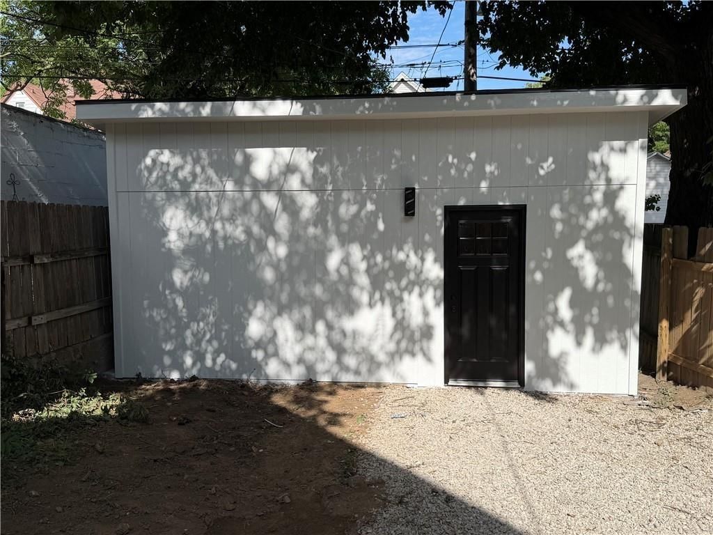 2019 Summit Street — photo 32