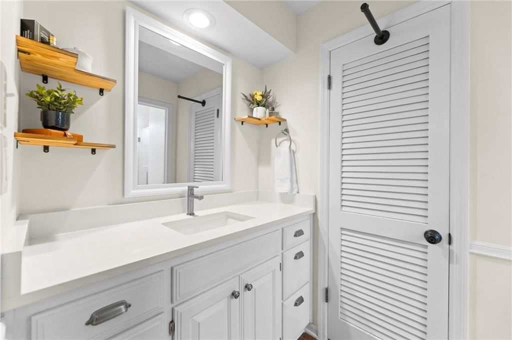 9527 Cedar Street — photo 15