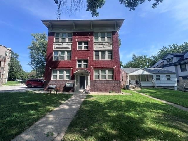 2912 LOCKRIDGE Street — photo 2