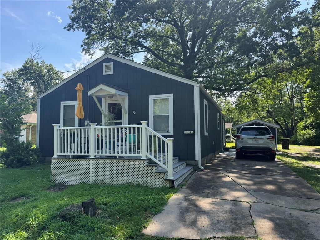 1007 A & B S Lexington Street — photo 1