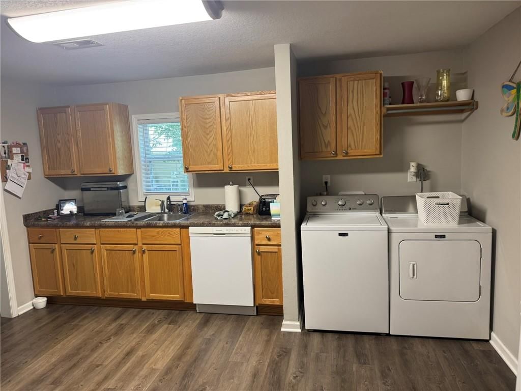 1007 A & B S Lexington Street — photo 11