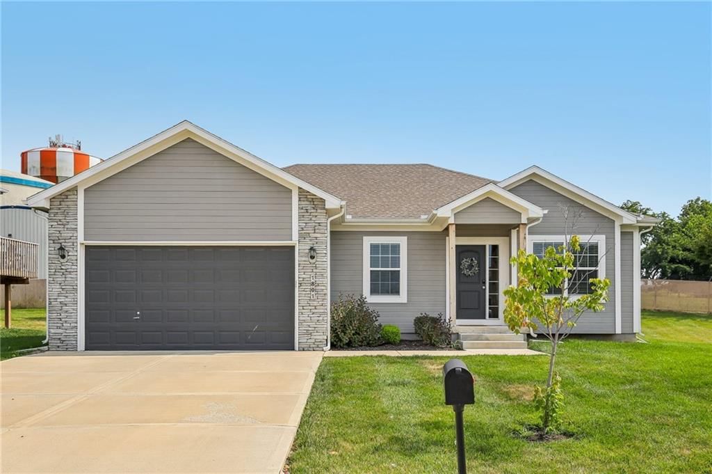 1801 NW Hilltop Court — photo 1