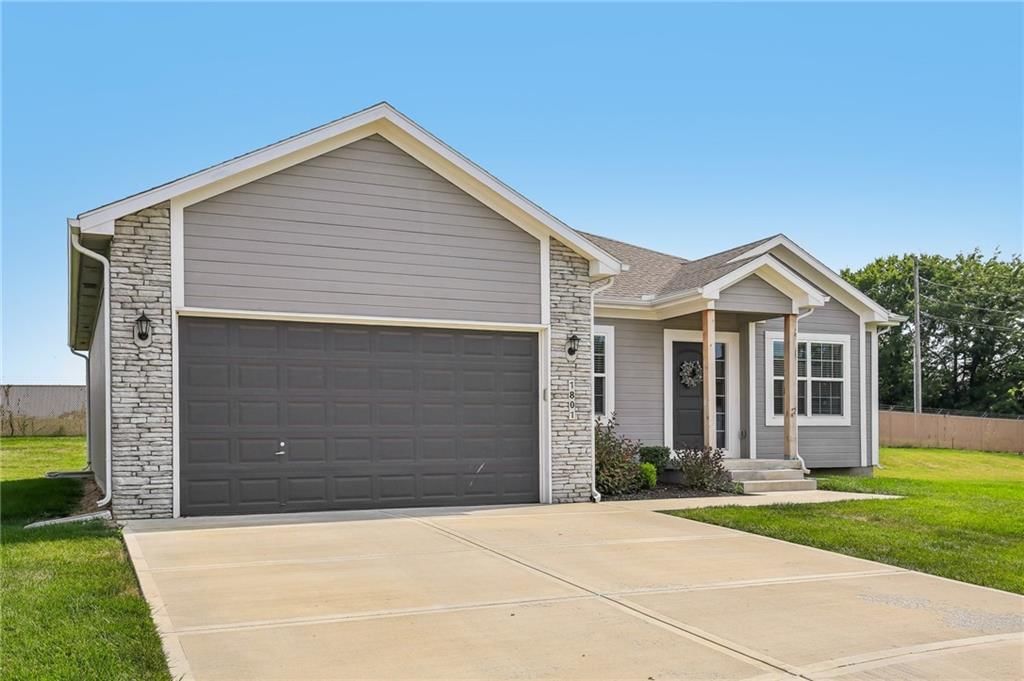 1801 NW Hilltop Court — photo 2
