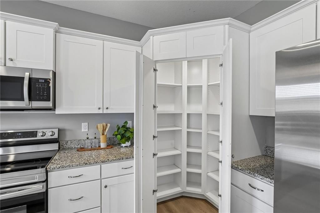 1801 NW Hilltop Court — photo 12