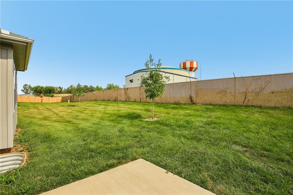 1801 NW Hilltop Court — photo 35
