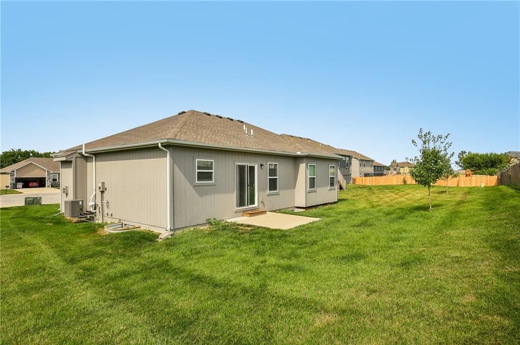 1801 NW Hilltop Court — photo 36