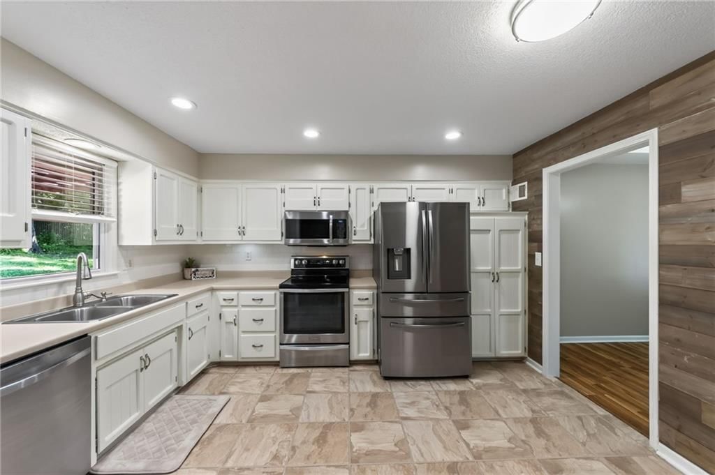 7401 N Strathbury Avenue — photo 11