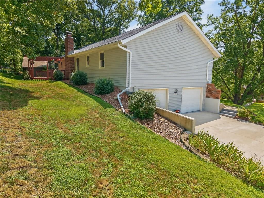 7401 N Strathbury Avenue — photo 36