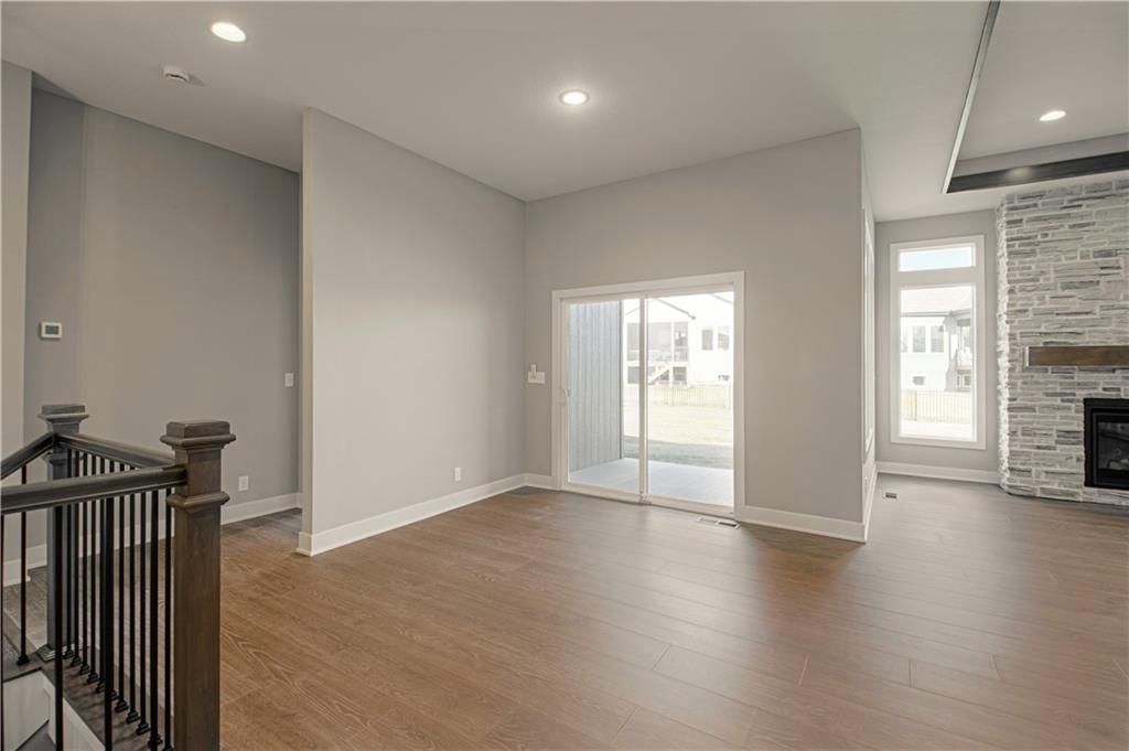 1152 SW Whitby Drive — photo 9