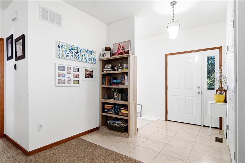 511 N Rebecca Lane — photo 3