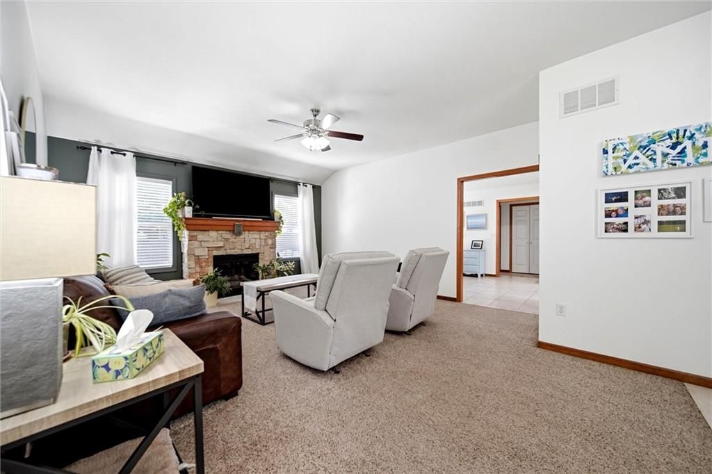 511 N Rebecca Lane — photo 4