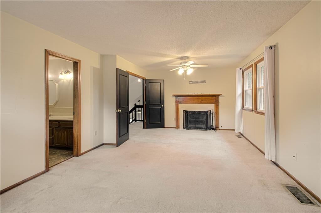 Photo 20 of 33 - 5624 N Gladstone Place, Gladstone, MO 64119