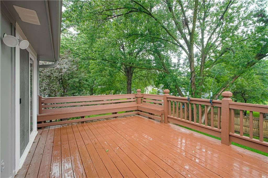 Photo 30 of 33 - 5624 N Gladstone Place, Gladstone, MO 64119