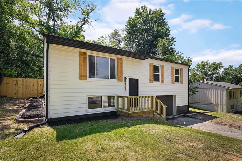 8263 Barnett Avenue — photo 2