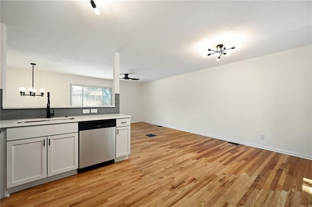 8263 Barnett Avenue — photo 9